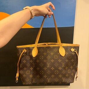 💯Authentic Louis Vuitton Neverfull pm